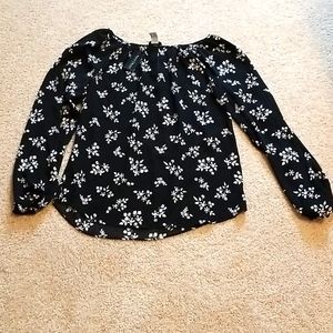 NWT! WHBM black and white printed blouse